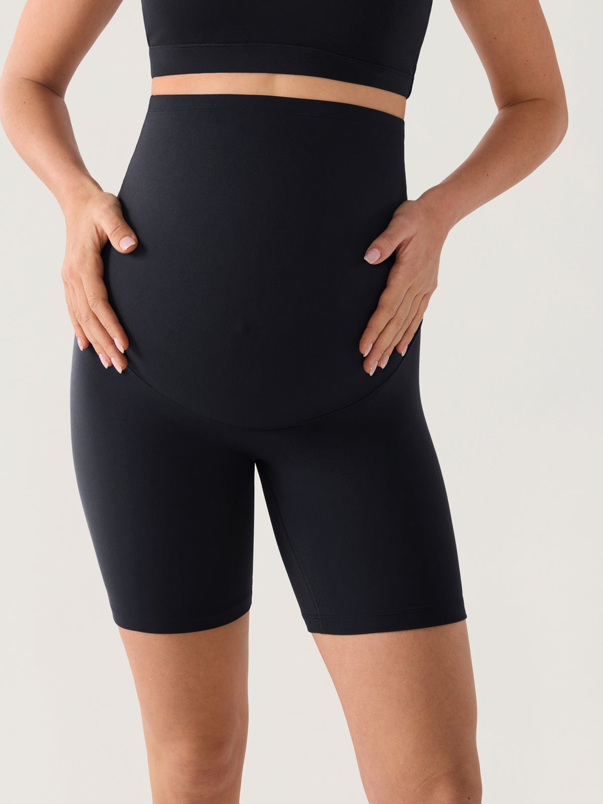 Natrelax® No Front Seam Maternity Shorts 6"