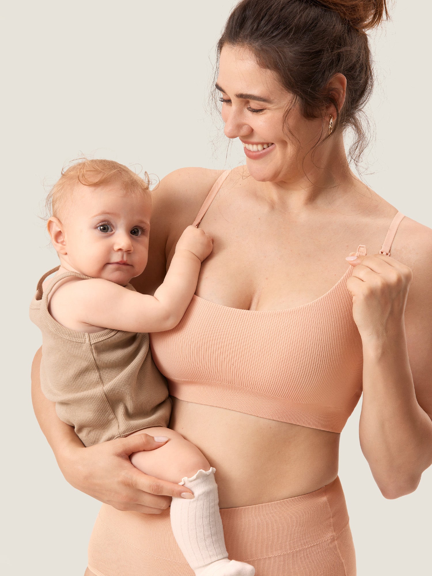 MOMANDA Women's Ribbed Scoop Nursing Bralette Grapefruit Orange